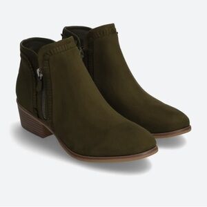 Mia Ruffle Ankle boots